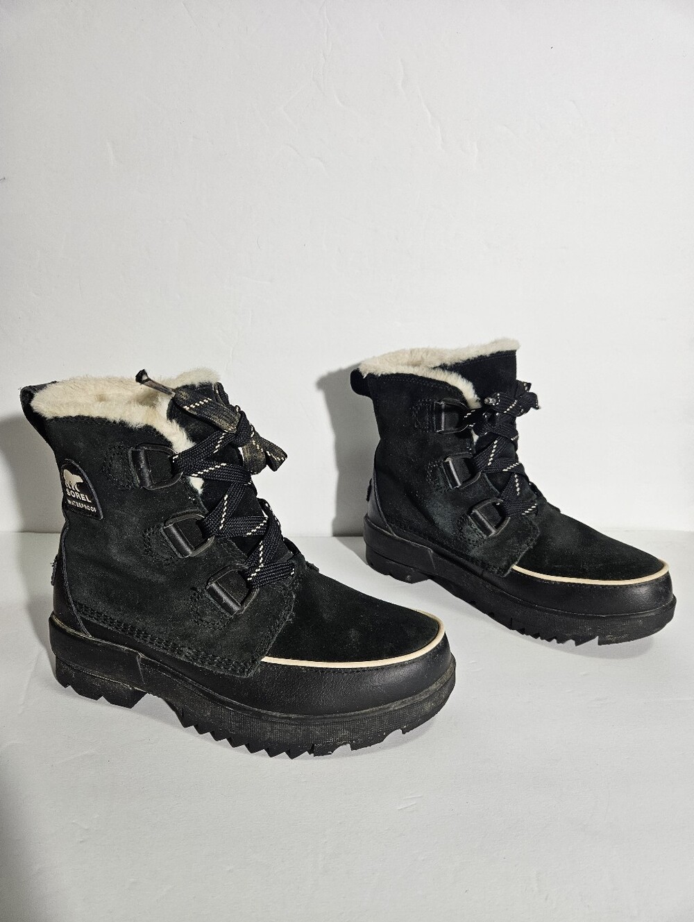 Sorel NL 3425 Black Suede Lace Up Tivoli Winter Boots